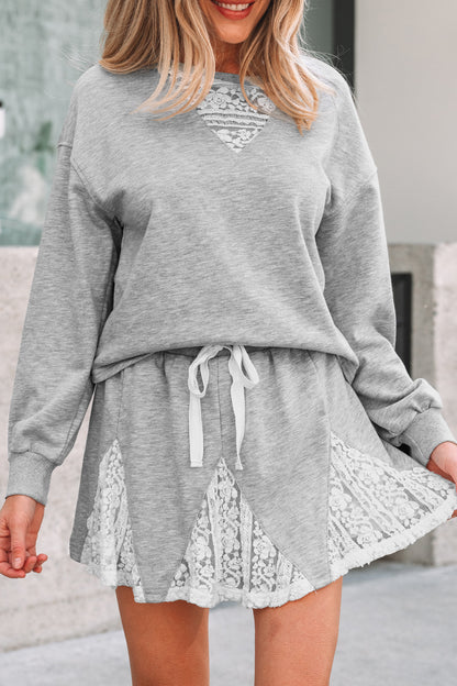 Light Grey Lace Patchwork Drop Shoulder Pullover Drawstring Skort 2pcs Outfit