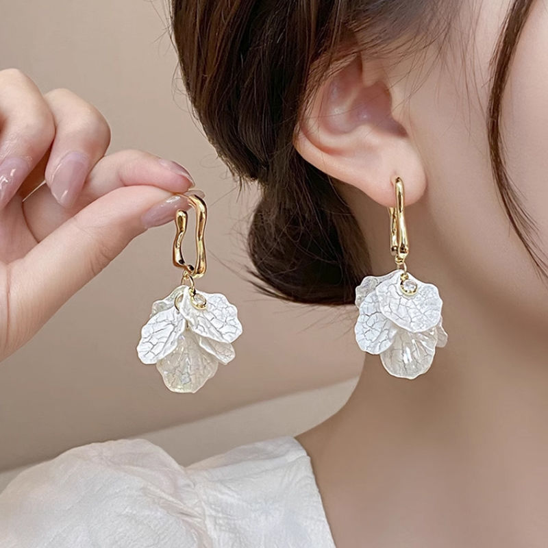 Affordable Luxury Fashion Petal Earrings