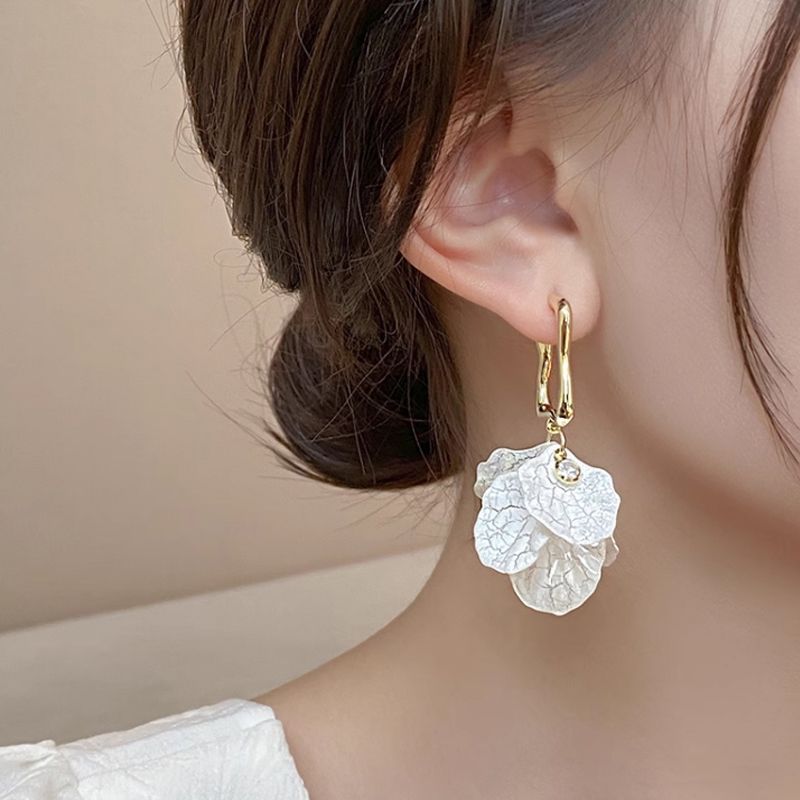 Affordable Luxury Fashion Petal Earrings