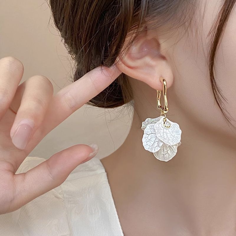 Affordable Luxury Fashion Petal Earrings