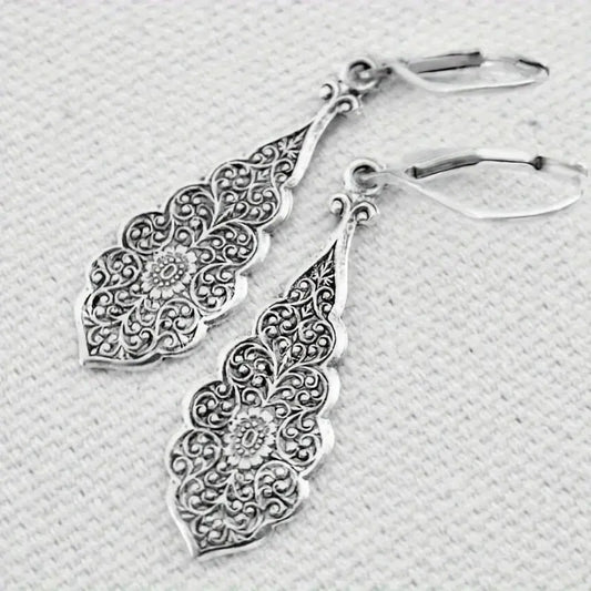 Ice Flowers Embossed Pattern Pendant Classic Matching Earrings